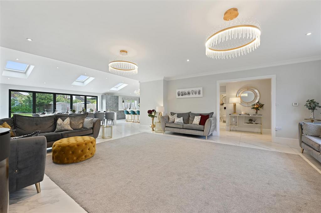 Banstead Road South, Sutton SM2 4 bed detached house for sale £1,250,000
