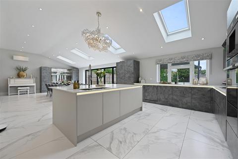 100 Banstead Road South, Sutton, SM2 5LH