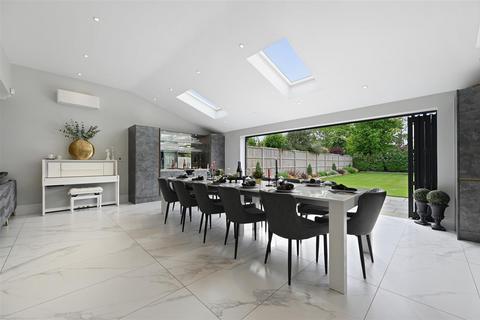 100 Banstead Road South, Sutton, SM2 5LH