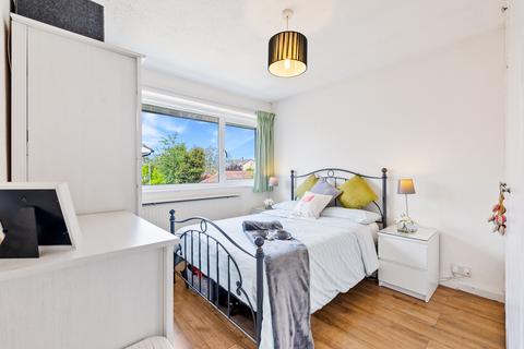 4a Cedar Way, Sunbury-on-thames, TW16 7BN