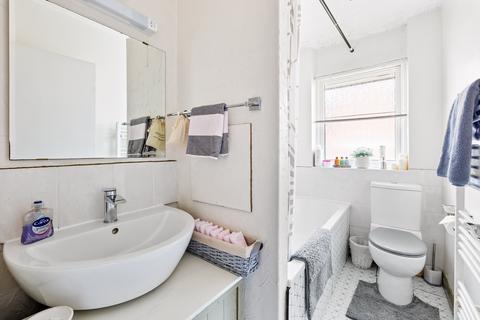 4a Cedar Way, Sunbury-on-thames, TW16 7BN