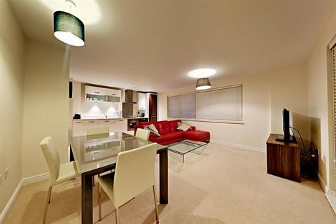 2 bedroom apartment for sale, Wessex Court, Farnborough GU14