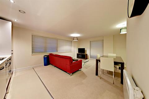 2 bedroom apartment for sale, Wessex Court, Farnborough GU14