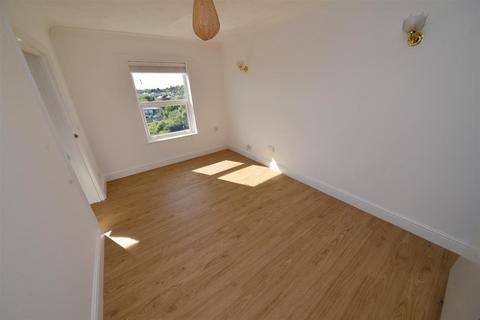 2 bedroom flat for sale, Clareston Court, Tenby