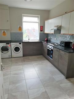 5 bedroom house share to rent, High Road, Balby