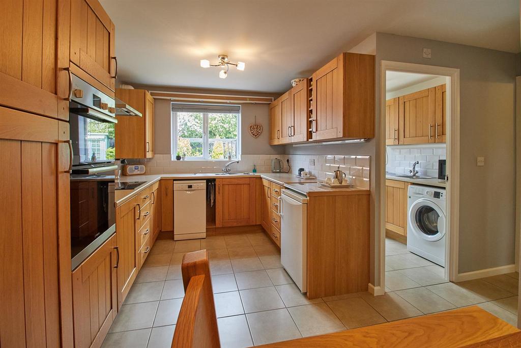 Fitted dining kitchen to rear