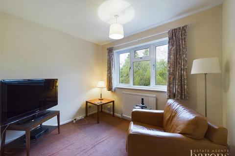 13 Camberry Close, Basingstoke, RG21 3AG