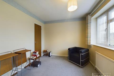 13 Camberry Close, Basingstoke, RG21 3AG