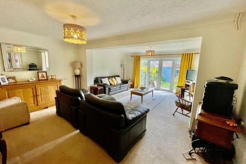 3 bedroom end of terrace house for sale, Minehead Way, Stevenage