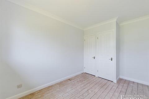 12 Camberry Close, Basingstoke, RG21 3AG