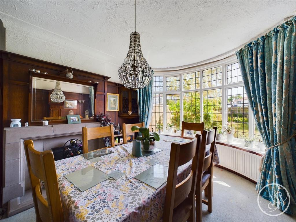 Kingsmead, Leeds 4 bed semidetached house for sale £350,000