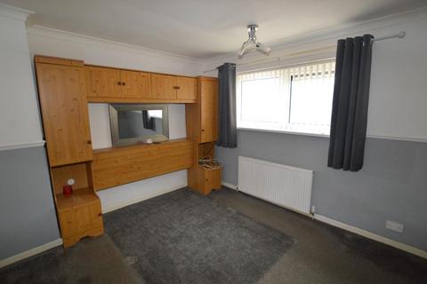 2 bedroom house to rent, Shield Crescent, Leicester