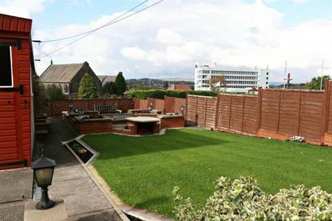 3 bedroom semi-detached bungalow to rent, Greenacre Park, Rawdon, Leeds
