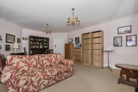 2 bedroom flat for sale, Richmond Hill Court, Richmond