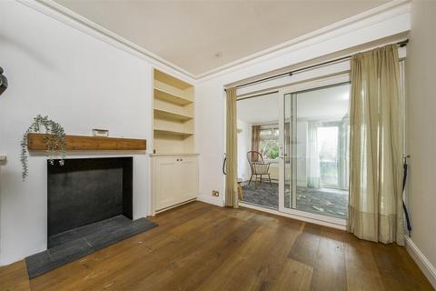 8 Glasbrook Avenue, Twickenham, TW2 6AH
