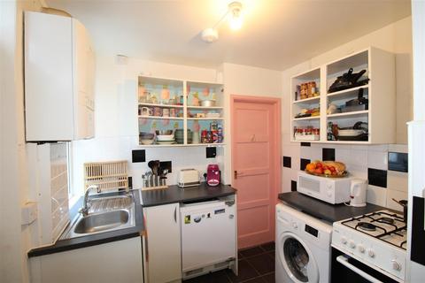 2 bedroom apartment for sale, Simonside Terrace, Heaton, Newcastle Upon Tyne