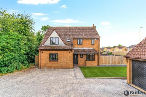 4 bedroom detached house for sale, Watercress Close, Stevenage