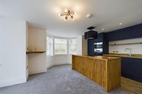 2 bedroom flat for sale, Queens Parade, Scarborough YO12