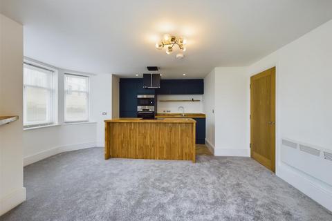 2 bedroom flat for sale, Queens Parade, Scarborough YO12