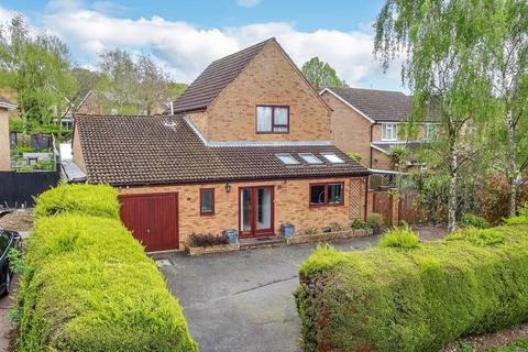 4 bedroom detached house for sale, Oswyn Close, Bury St. Edmunds