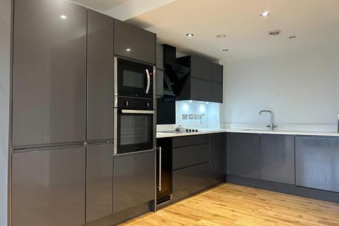 2 bedroom flat to rent, Tate House, 5-7 New York Road, Leeds