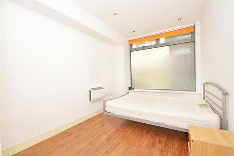 2 bedroom apartment to rent, Curtain Road, London, EC2A