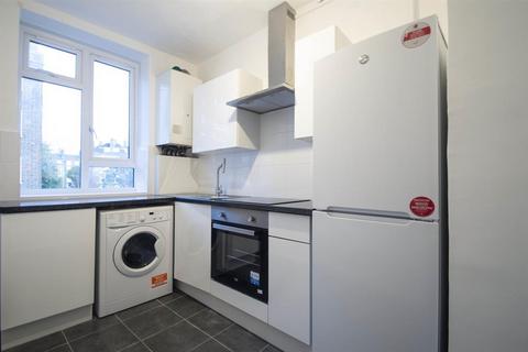 2 bedroom apartment to rent, Whiston Road, London, E2