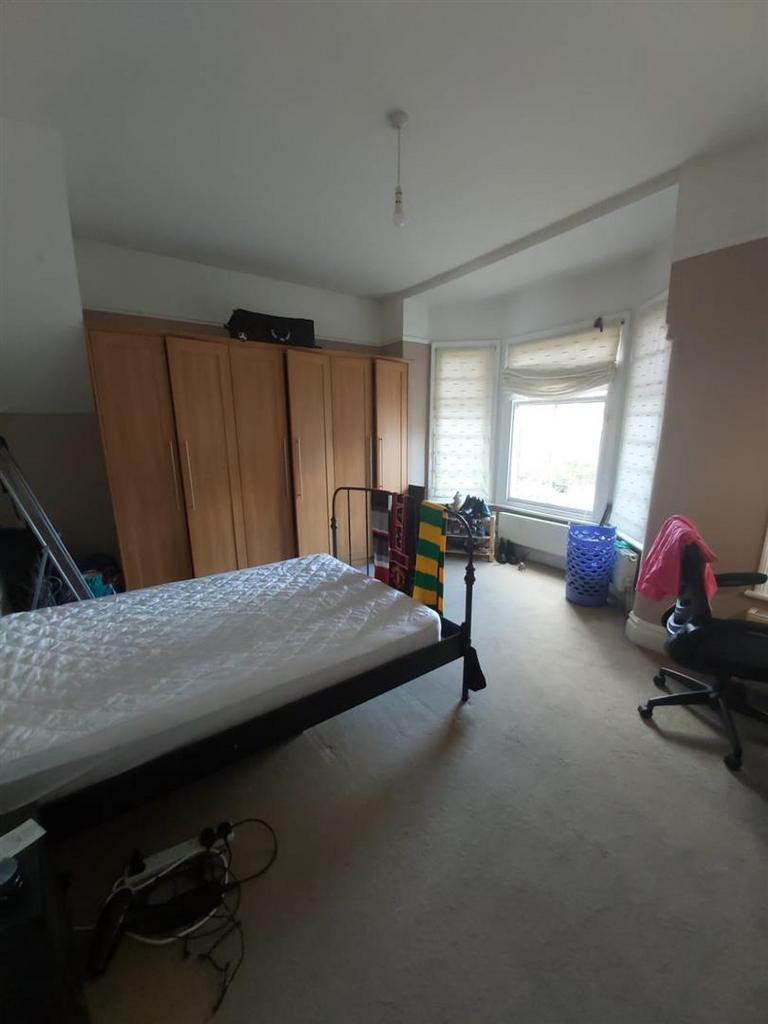 Front bedroom.jpg