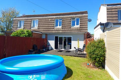 4 bedroom semi-detached house for sale, Johns Close, PEACEHAVEN