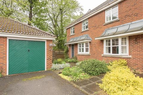 Wendover - 3 bedroom end of terrace house for sale