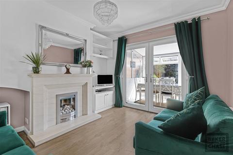 4 bedroom terraced house for sale, Kenilworth Crescent, Enfield EN1