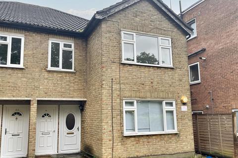 2 bedroom flat to rent, Madeira Grove, Woodford Green