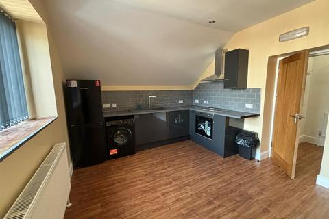 2 bedroom house to rent, Freer Street, Walsall