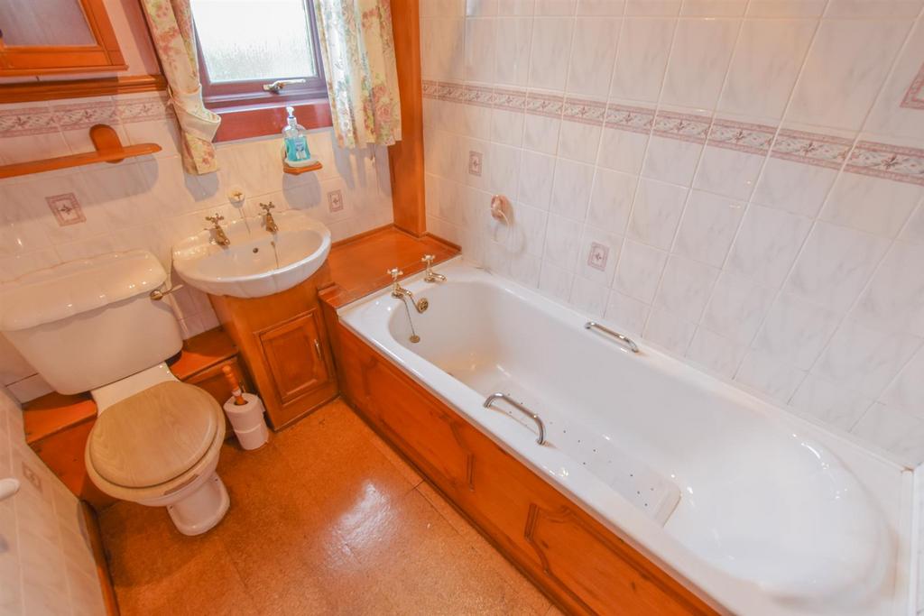 BATHROOM-2.jpg