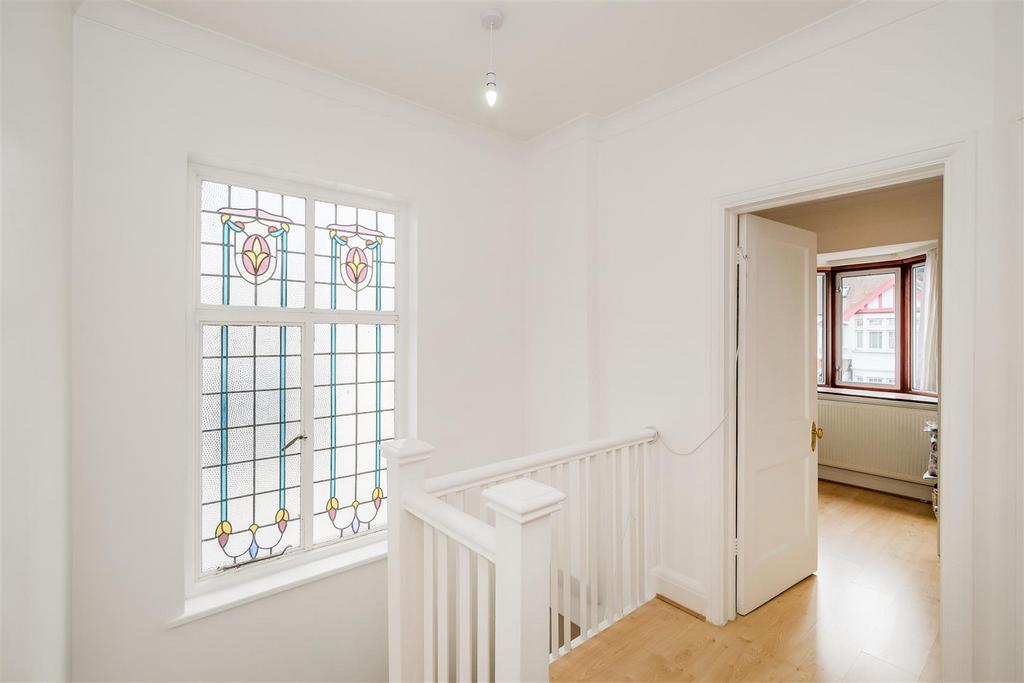 17a Glebelands Avenue-13.jpg