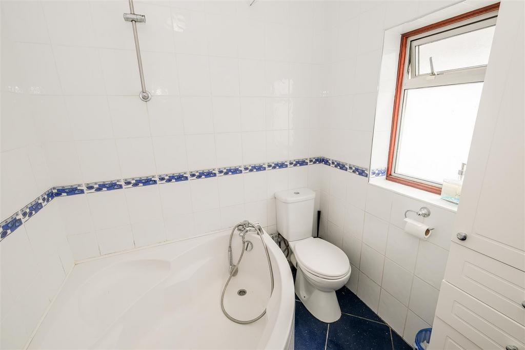 17a Glebelands Avenue-15.jpg
