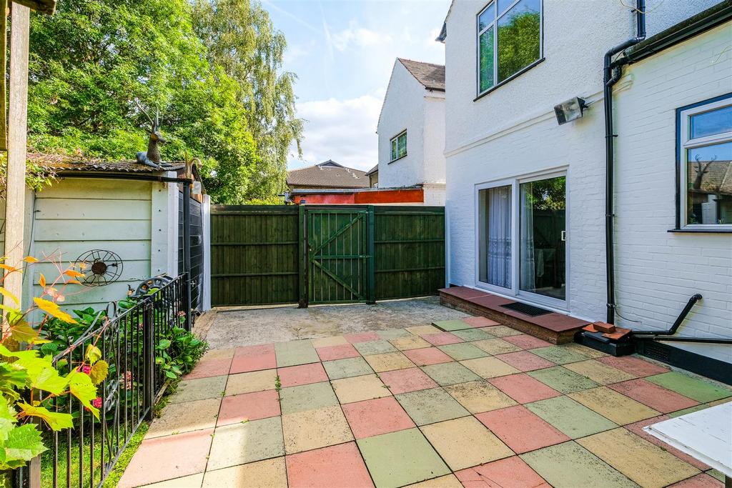 17a Glebelands Avenue Garden Shots-3.jpg