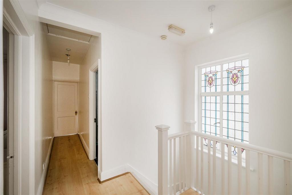 17a Glebelands Avenue-10.jpg