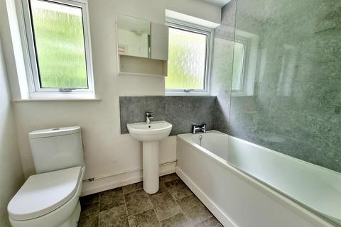 17 Compass West, Tregadillett, Launceston, PL15 7EA
