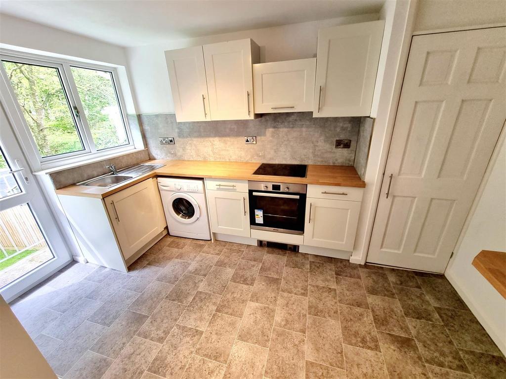 Kitchen 1.jpg