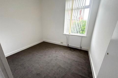 3 bedroom end of terrace house to rent, Piercy Street, Failsworth, Manchester