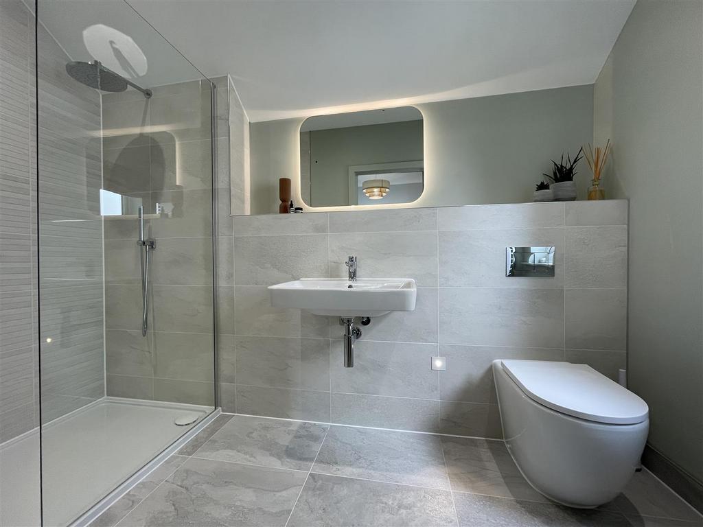 En Suite: