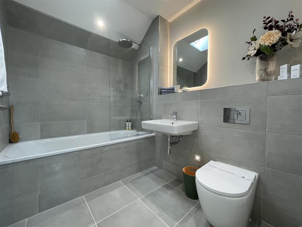 Family Bathroom: