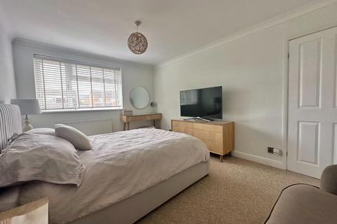 4 Cottage Close, Northampton, NN2 8QN