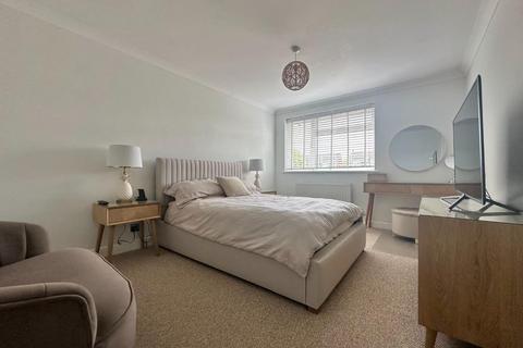 4 Cottage Close, Northampton, NN2 8QN