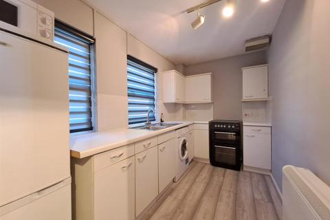 1 bedroom house to rent, Burnt Ash Road, London