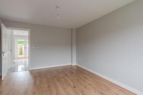 8 Apple Tree Lane, York, YO26 5TL
