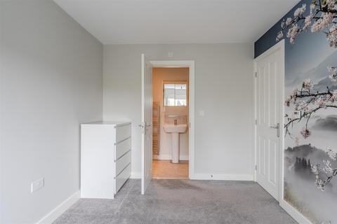8 Apple Tree Lane, York, YO26 5TL
