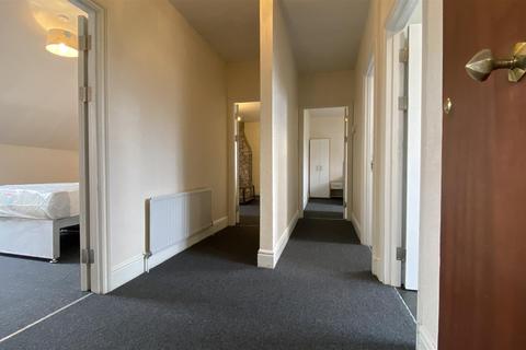 3 bedroom flat to rent, Dundonald Road, Bristol