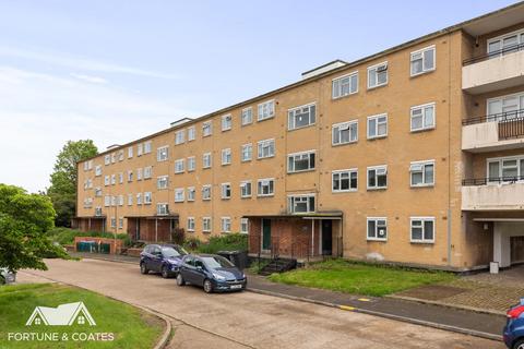 2 bedroom flat for sale, Tanys Dell, Harlow